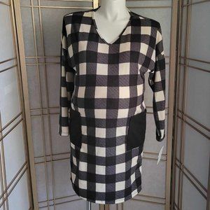 NWT Maternity Black & White Plaid Pocket Midi Dress